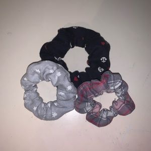 brandy melville scrunchies!